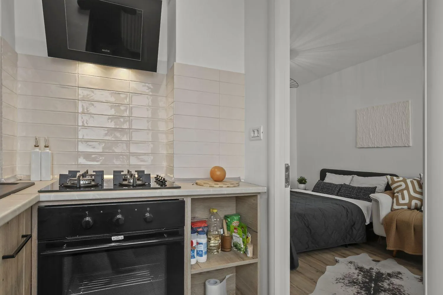 Urban View Studio - Free Parking - Metro Station - Self Check-In Bucharest