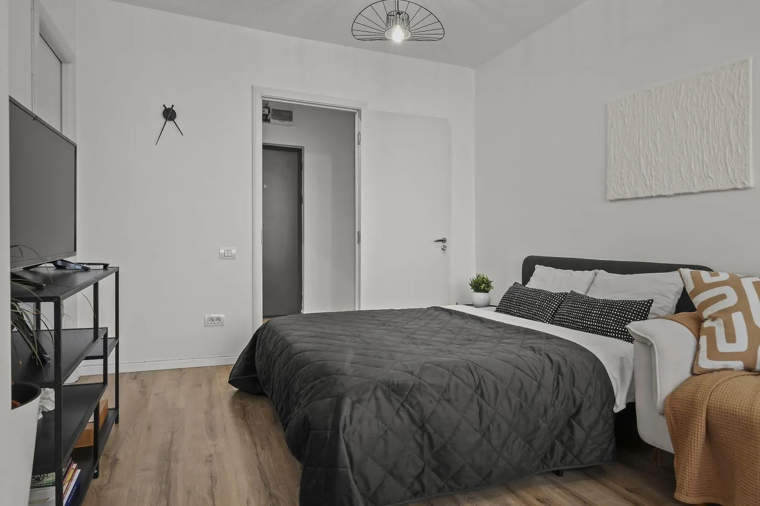 Urban View Studio - Free Parking - Metro Station - Self Check-In Bucharest 0*,  Romania